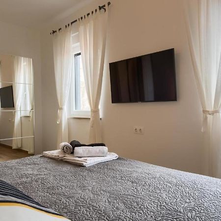 Apartments Dream In Arena 1 Pula Center Free Parking Luaran gambar