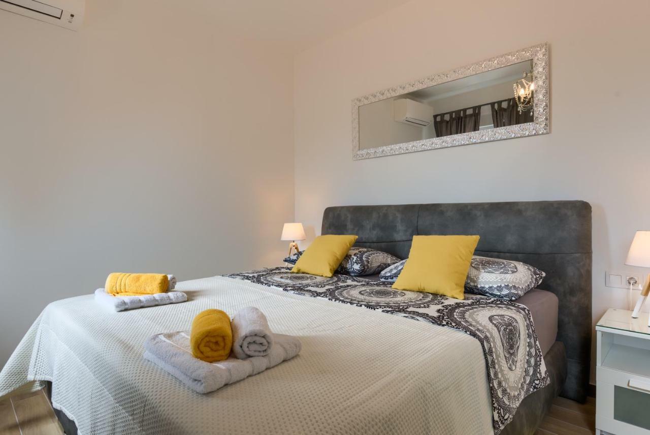 Apartments Dream In Arena 1 Pula Center Free Parking Luaran gambar